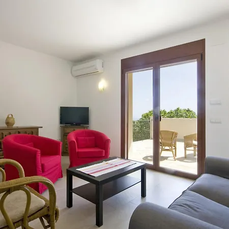 Lia - Plusholidays Willa Calpe
