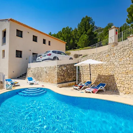 Lia - Plusholidays Willa Calpe