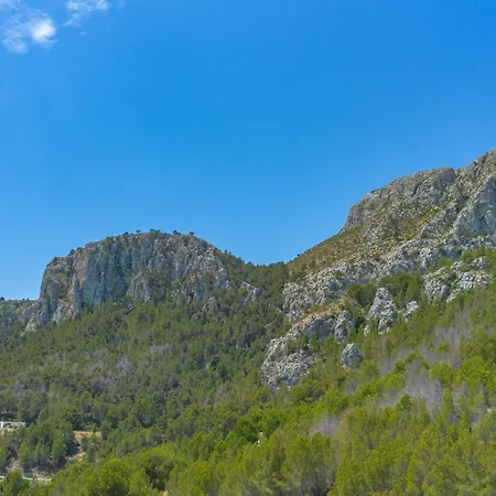Lia - Plusholidays Calpe