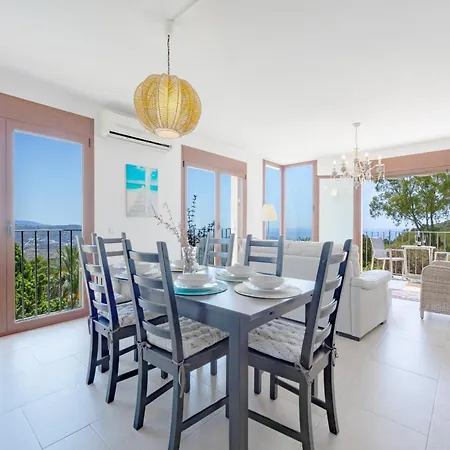 Lia - Plusholidays *