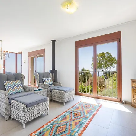 Lia - Plusholidays Calpe