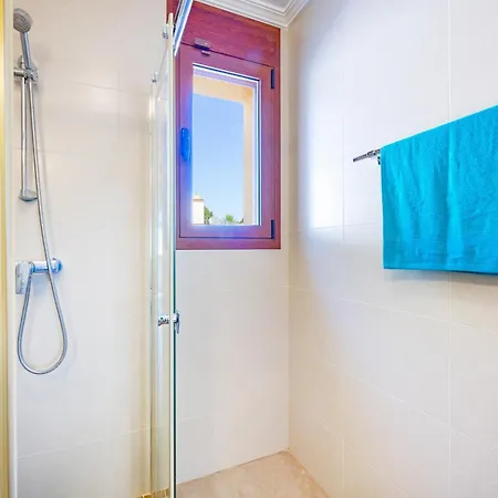 Lia - Plusholidays * Calpe