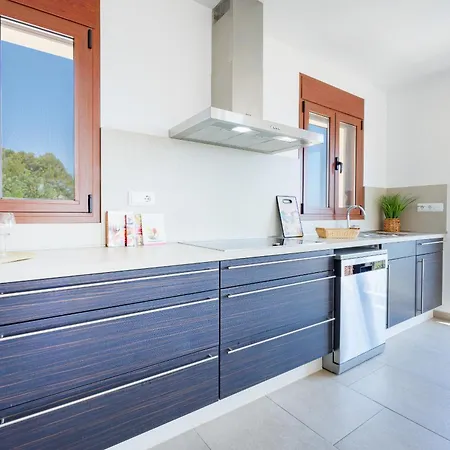 Lia - Plusholidays * Calpe