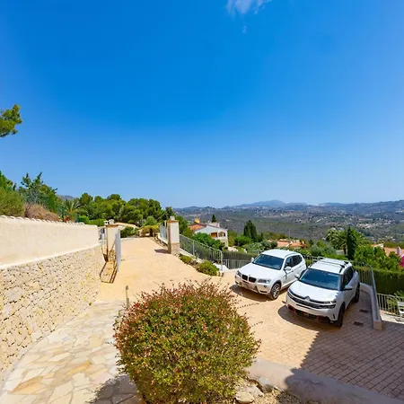 Lia - Plusholidays Calpe