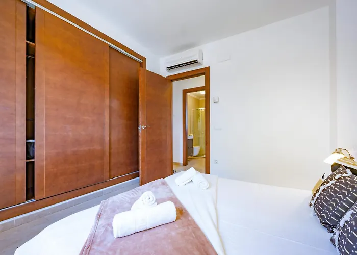 Lia - Plusholidays Willa *